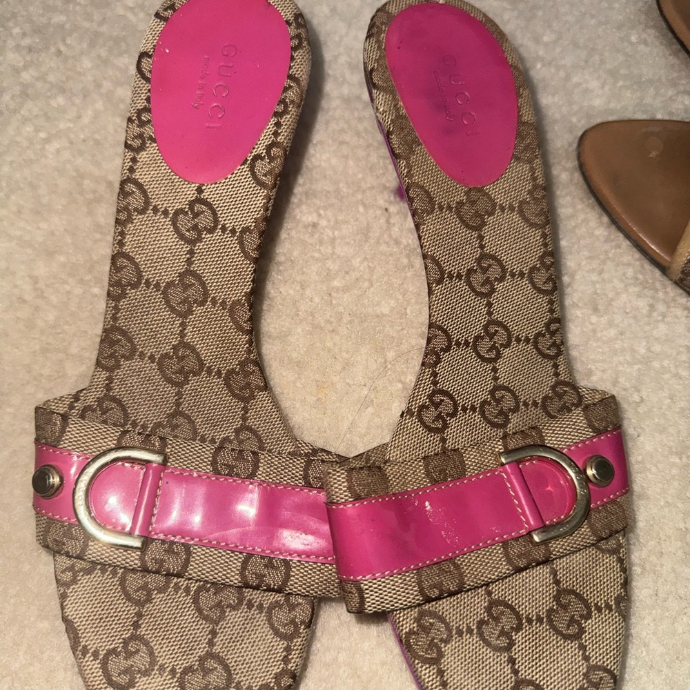 Gucci monogram kitten heels
